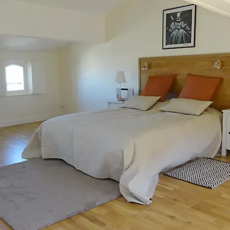 La Maison D'artiste Emilion بيت للعطل